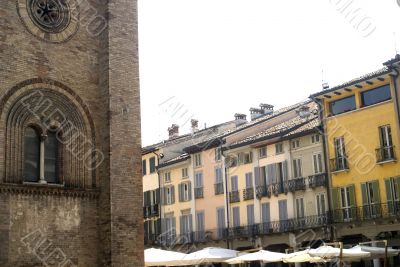 Crema, cathedral and houses