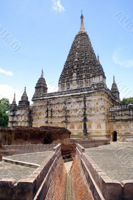 Tank ana pagoda