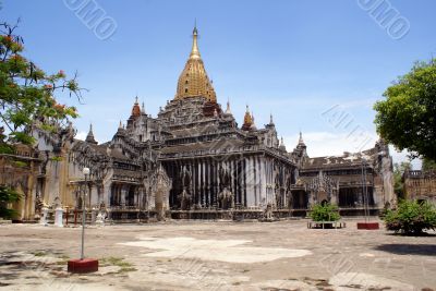SAnanda temple