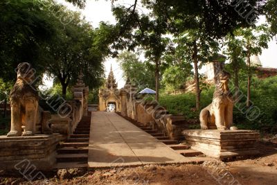 Lions and entrance