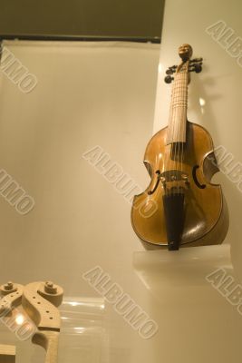 Cremona, string instruments