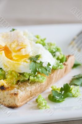 Broadbeans on toast