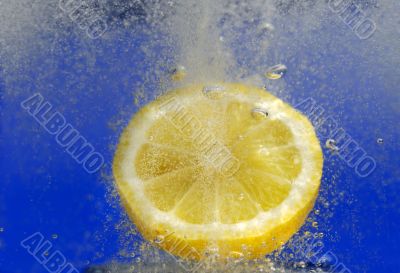Lemon in fizzy drink