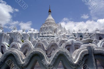 Wave-terraced paya