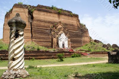 Column and stupa