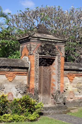 Gate
