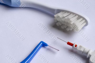 clean your teeth