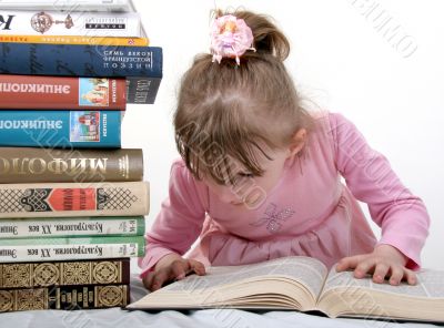 reading girl