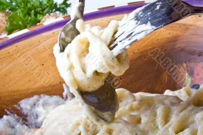 spinning noodles