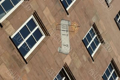 Abstract windows with Sundial