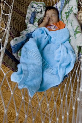 Baby sleep quiet into hammock