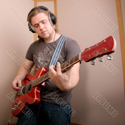 guitarist in studio