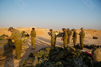 Israeli soldiers excersice in a desert