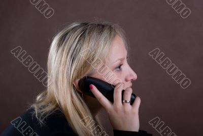 The girl speaks on the phone
