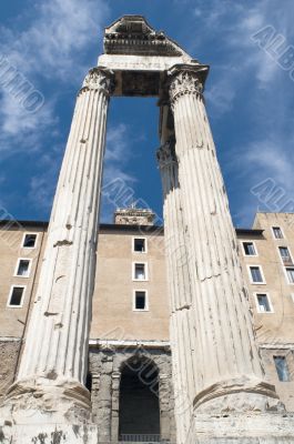 column on rome forum