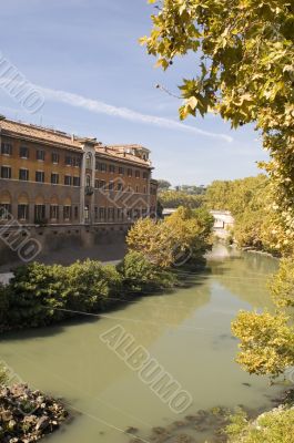 Tiber river and bridge