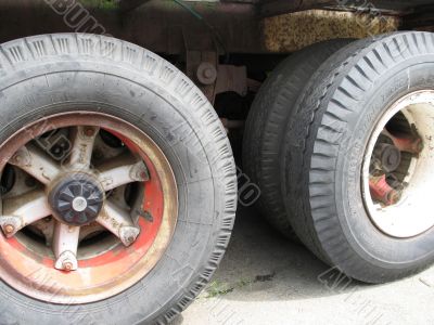 large truck tires