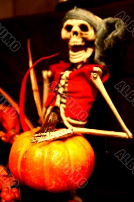 Skeleton Lurking
