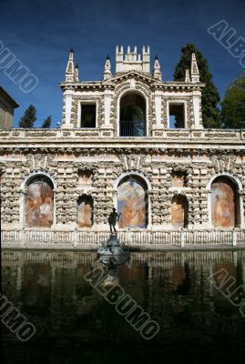seville royal palace reservoir