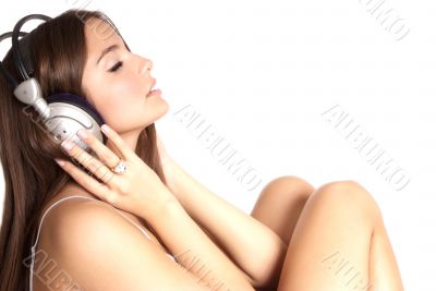 woman with headphone