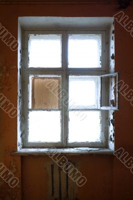 The closed old decayed window