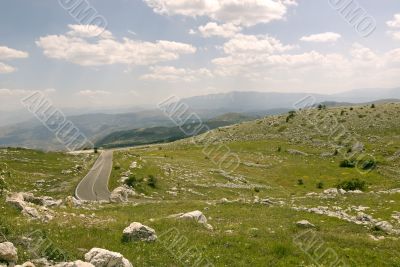 The road of Campo Imperatore