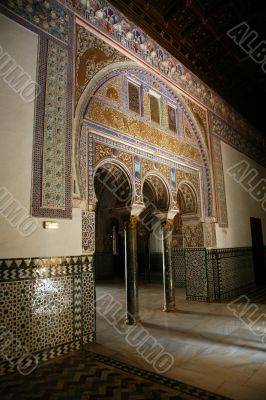 seville royal palace arch