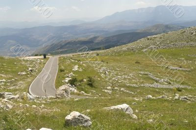 The road of Campo Imperatore