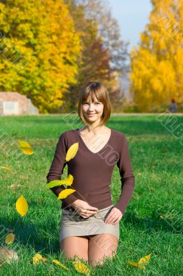 girl in autumn park