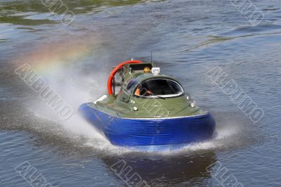 Boundary boat on an air cushion