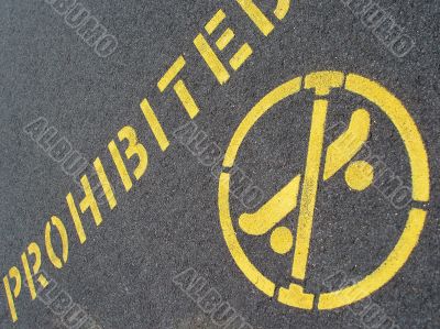 no skating sign