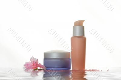 Cosmetic set in water
