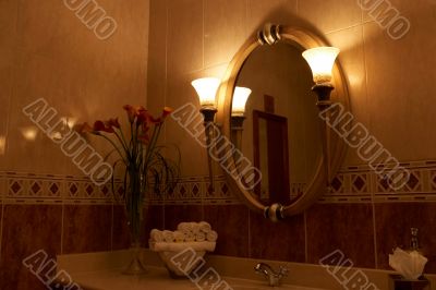 Luxurious bathroom with flowers