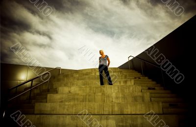 On Staircase, Full