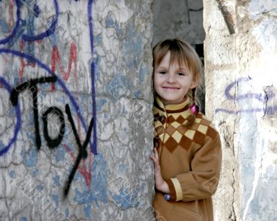 girl in ruins