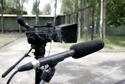 hd camcorder and microphone