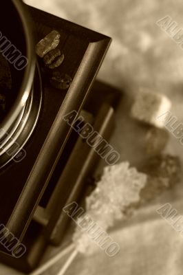 coffee-grinder and sugar