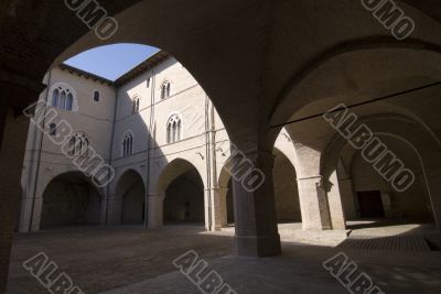 Foligno - Court of historic palace
