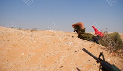 Israeli soldiers excersice in a desert