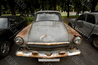 Rusty car