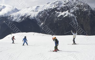 Child Ski vacation in Alpes