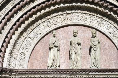 Perugia - Lunette with statues