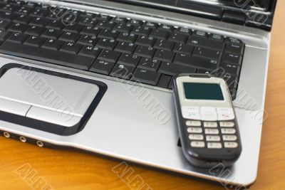 Mobile phone and keyboard
