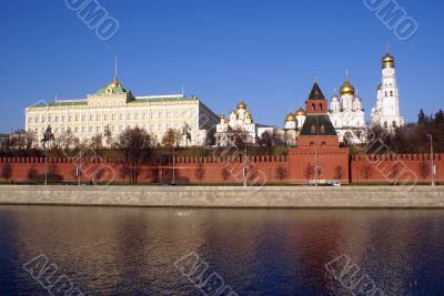 Wall, palace and cathedrals