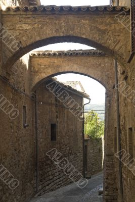 Spello - Typical alley with arches