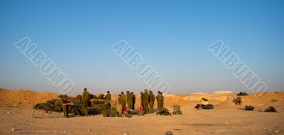 Israeli soldiers excersice in a desert