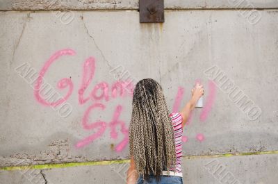 girl painting