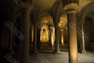 Church of Abbadia San Salvatore: crypt