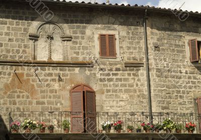Piancastagnaio - Old house with flowers
