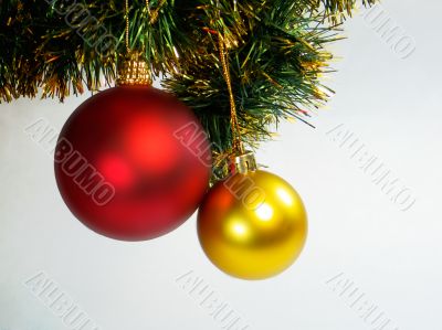 red and yellow Christmas balls